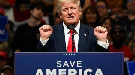 ترامب يطل من ألاسكا .. ويتحدث عن نظرية المؤامرة