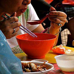 ماهي أضرار النفخ على الطعام  الساخن ؟