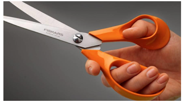 مصري يقتل زوجته بمقص بسبب خلاف على المصروف