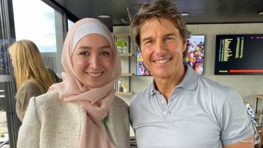 مايا غزال وتوم كروز.. صورة وتعليق واحتفاء بـالسورية الأولى