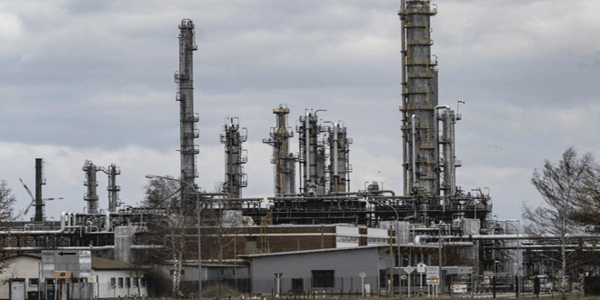 الاتحاد الأوروبي يحذر من تزايد المخاطر على الاقتصاد في حال قطع الغاز الروسي عن أوروبا