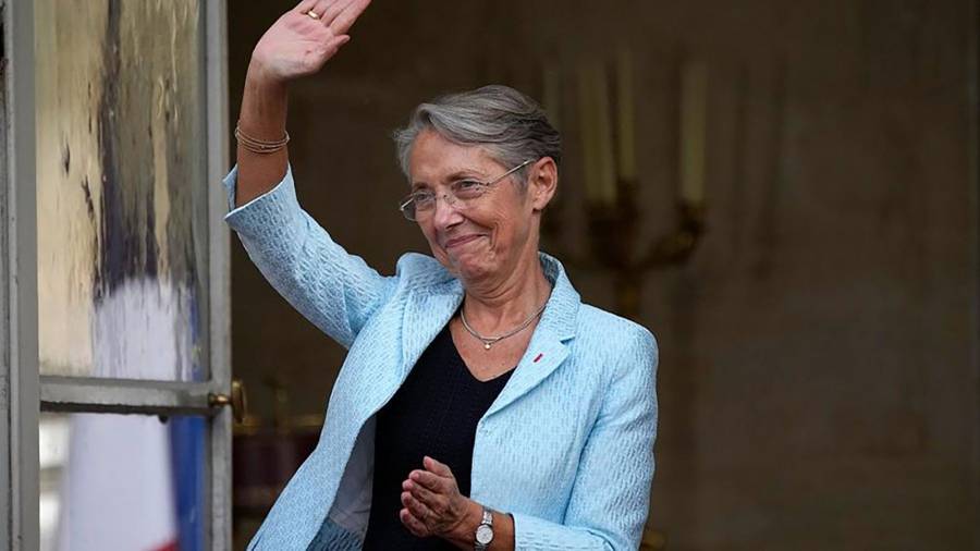 رئيسة وزراء فرنسا تنجو من تصويت لحجب الثقة