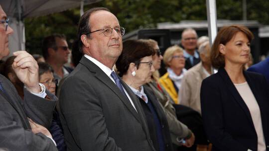 هولاند: لا أعرف شيئا عن صفقة ماكرون وأوبر