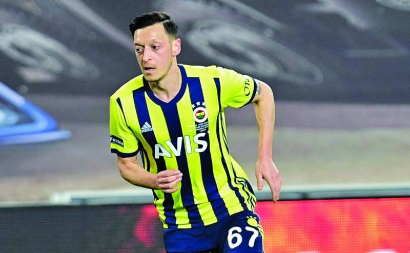 أوزيل يفسخ عقده مع فنربخشة التركي ... تفاصيل