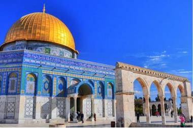 مستوطنون يقتحمون الأقصى