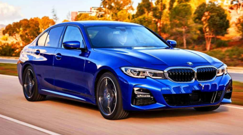 اتهامات بالجشع.. BMW تطلب اشتراكا شهريا لتفعيل مزايا بسياراتها الحديثة