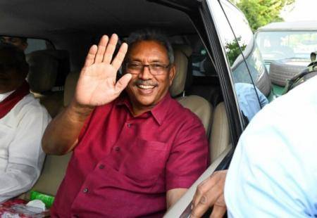 الرئيس السريلانكي الهارب يغادر المالديف إلى سنغافورة