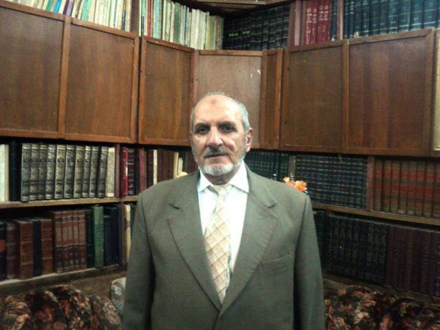 الاستاذ غانم  الحريثي ..مؤسس مكتبة الحدباء في الدواسة في بداية سنة 1986م