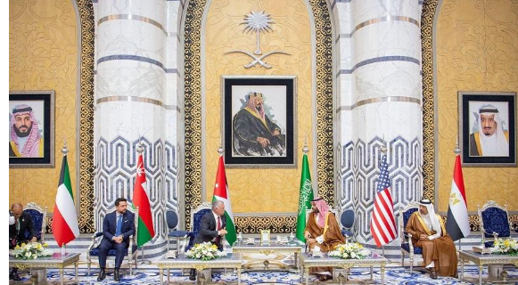 الملك : نواجه مخاطر أمنية على حدودنا