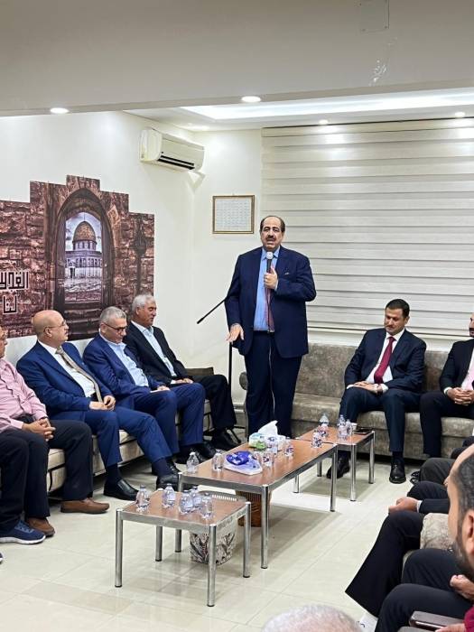 قشوع يعطي والمومني يطلب ...الف مبروك للعروسين...صور