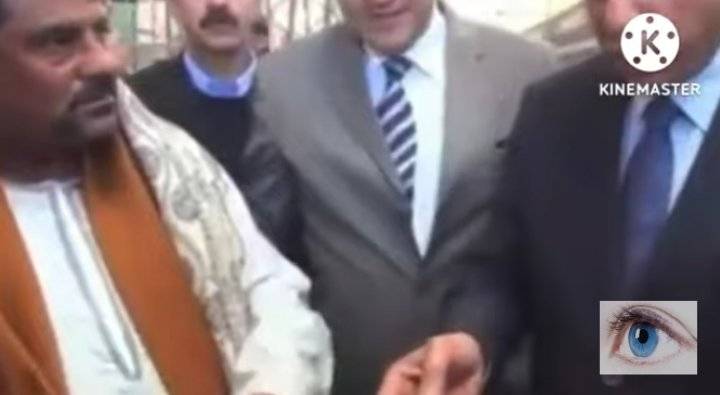 واقعة طريفة.. لمواطن مصري يخرج الأفيون بدل التذكرة أمام مدير الأمن