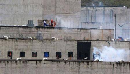 مقتل 13 سجينا إثر عراك جماعي في الإكوادور