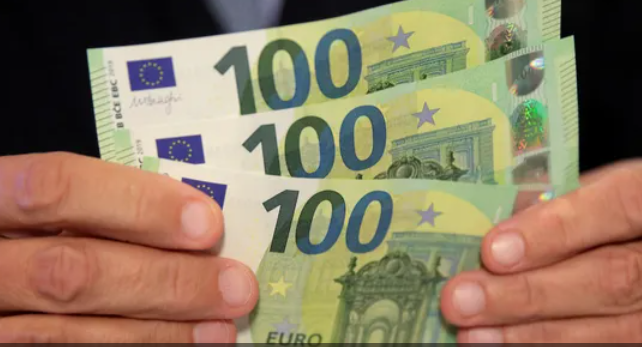 اليورو يستقر قرب أعلى مستوياته في أسبوعين أمام الدولار