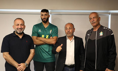 الفلسطيني القنبر يوقع للوحدات
