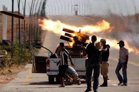 ليبيا: 10 قتلى و27 جريحا في اشتباكات طرابلس
