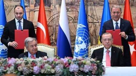 اتفاق إسطنبول خطوة لتخفيف أزمة الغذاء.. وجحيم في مطارات أوروبا