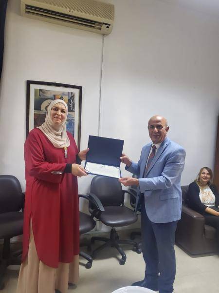 اختتام أعمال دورة فن الخط العربي في مركز لغات فيلادلفيا