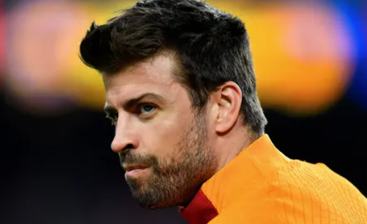 بسبب شاكيرا.. الجمهور يحرج بيكيه في مباراة مع ريال مدريد