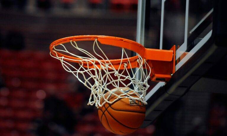 منتخب أستراليا يحتفظ بلقب بطولة آسيا للسلة