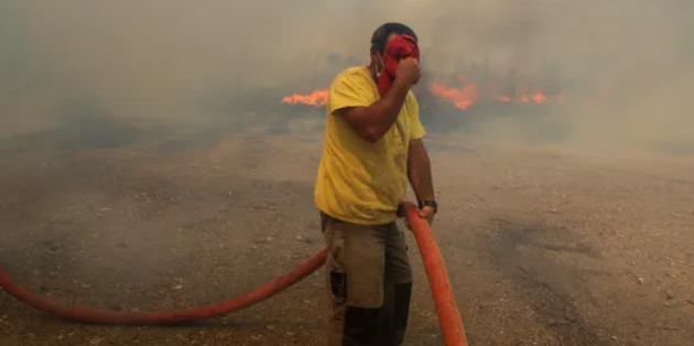 حيلة عبقرية تنجح في وقف تمدد حرائق اليونان
