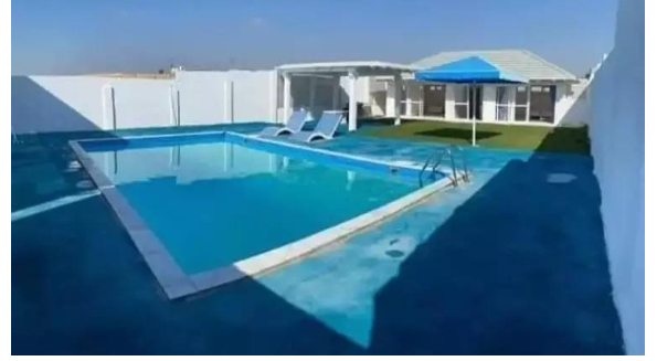 السياحة بغزة تغلق شاليه منتجع بيانكو