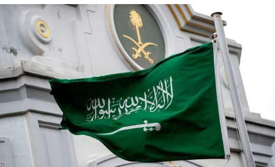 ضبط 49 شخصا يعملون بإعادة تصنيع الذهب بالسعودية