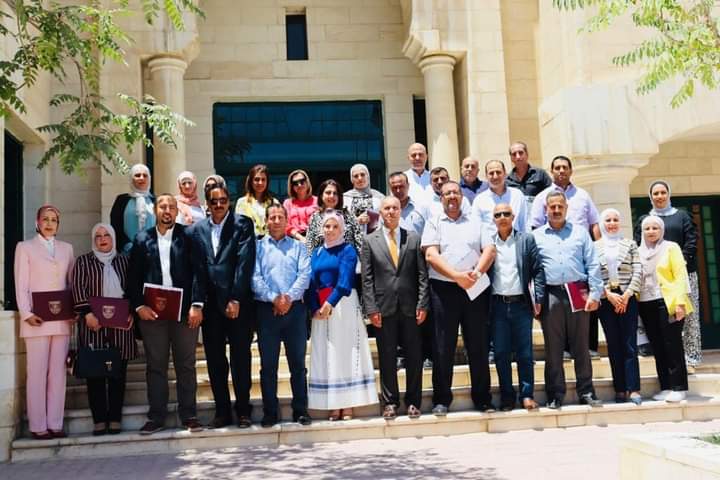 اختتام دورة الإدارات العليا في المركز الوطني للتدريب وتأهيل المدربين في جامعة البلقاء التطبيقية_صور