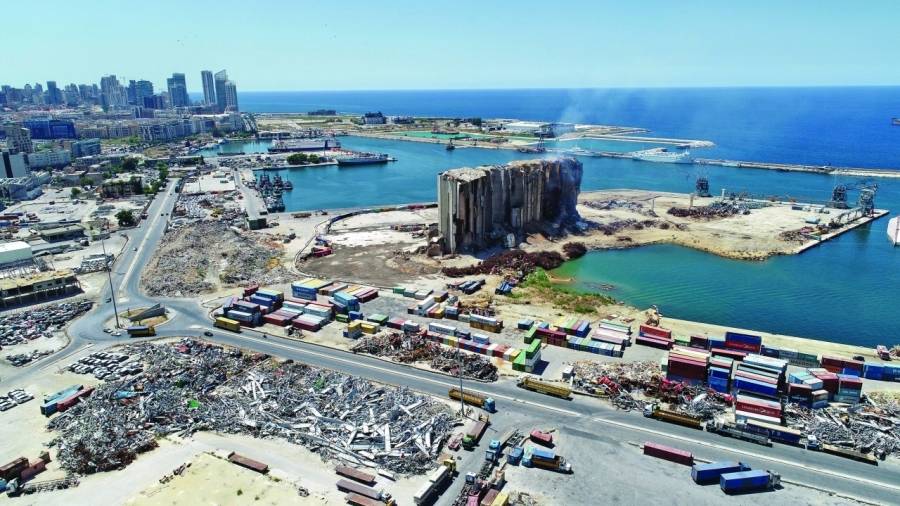 صوامع بيروت.. «حزام نار» يطوّق معالم الفاجعة