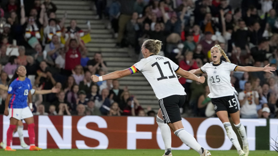 ألمانيا تهزم فرنسا وتضرب موعدا مع إنجلترا في نهائي يورو السيدات