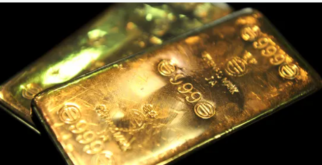 الذهب يقفز لأعلى مستوى في 3 أسابيع مع تراجع الدولار