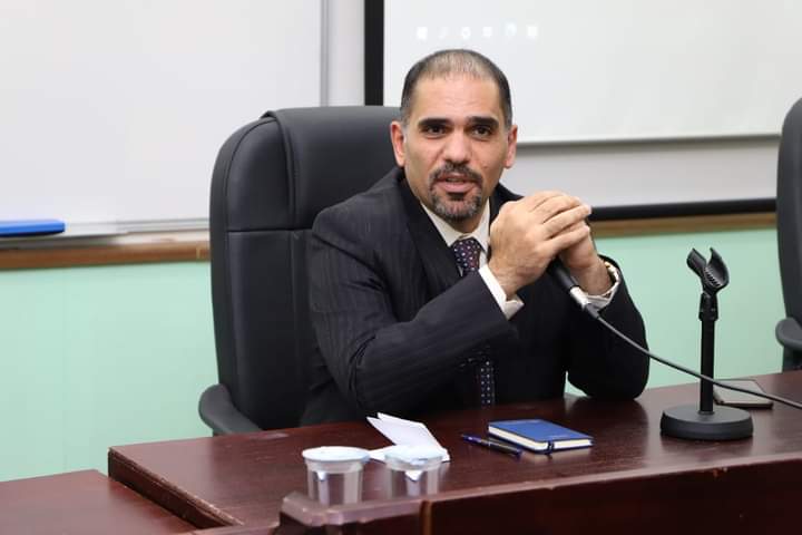 نائب رئيس جامعة البلقاء التطبيقية للشؤون الإدارية يلتقي بمدراء المراكز والوحدات والدوائر الإدارية في الجامعة.