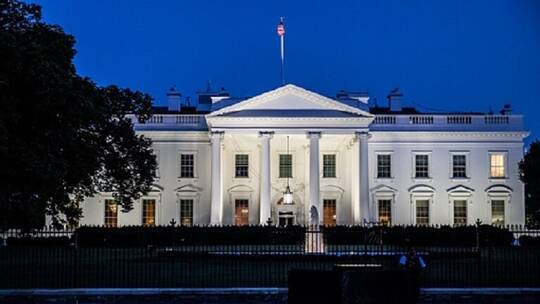 البيت الأبيض: بايدن لم يبحث مع الرئيس الصيني تحديد سقف لأسعار النفط الروسي