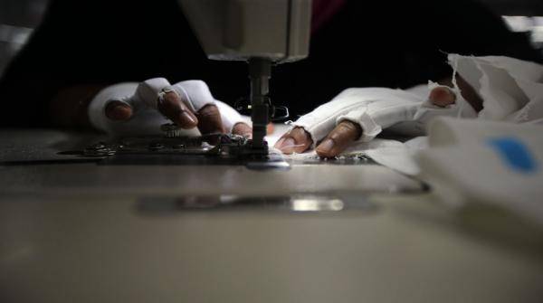 توصية بالعمل على إيجاد تشريعات تتعلق بالتغير المناخي وأثره على العمل