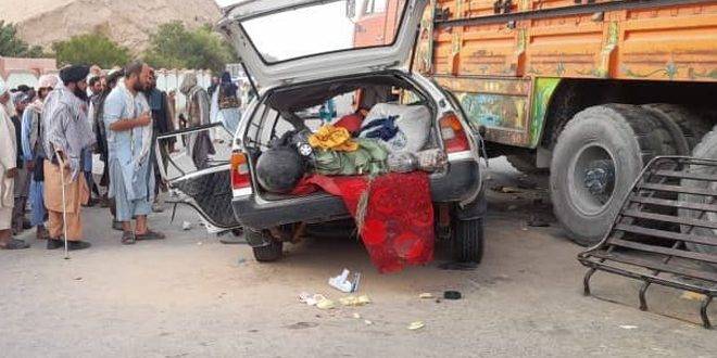 مصرع 4 أشخاص وإصابة 10 آخرين في حادث تصادم بأفغانستان