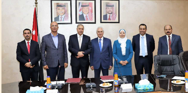 اتفاقية لتخصيص مبنى رياض أطفال في مدرسة البوتاس