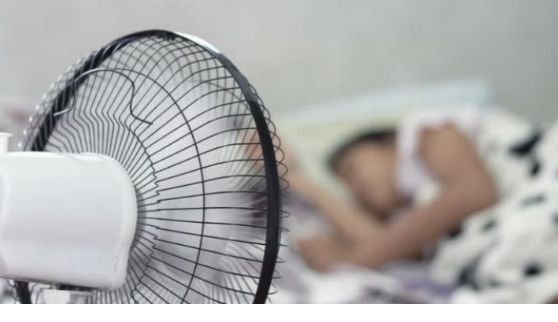حيلة ذكية لتحويل المروحة إلى مكيف بارد..ستدهشك