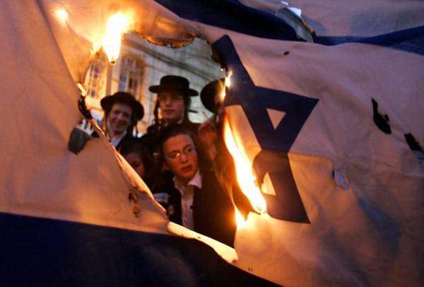 على اعتاب العقد الثامن .. هل تهرب إسرائيل إلى أوروبا ؟