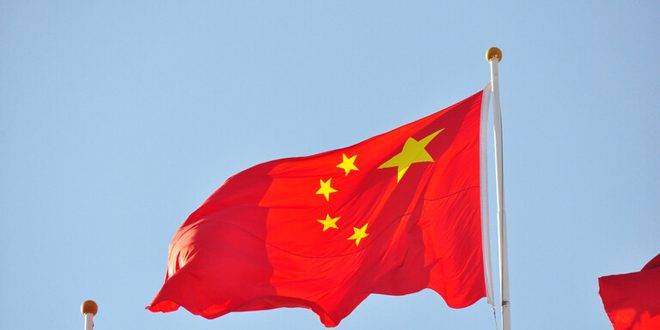 الخارجية الصينية تستدعي السفير الأمريكي وتسلمه احتجاجاً رسمياً على زيارة بيلوسي لتايوان