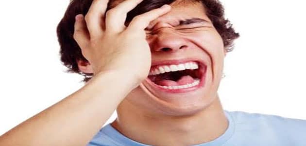تفسير الضحك والبكاء في نفس الوقت في المنام