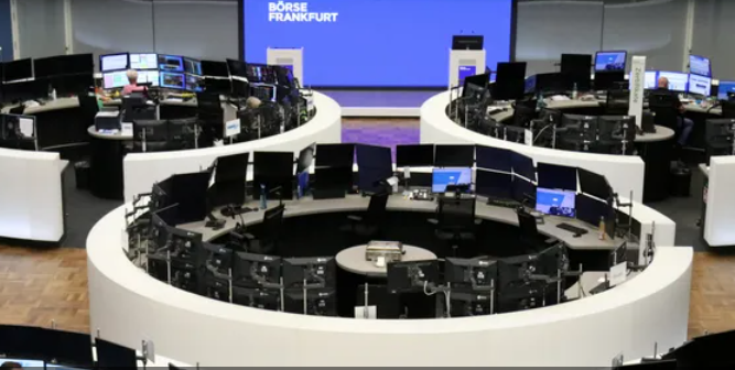 مخاوف الركود وتداعيات زيارة بيلوسي تهبط بالأسهم الأوروبية