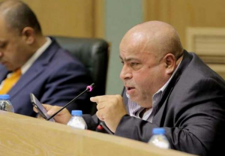 عطية يسأل الحكومة عن طلب إسرائيل تخزين الأمونيا في العقبة