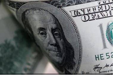 الدولار يحافظ على مكاسبه