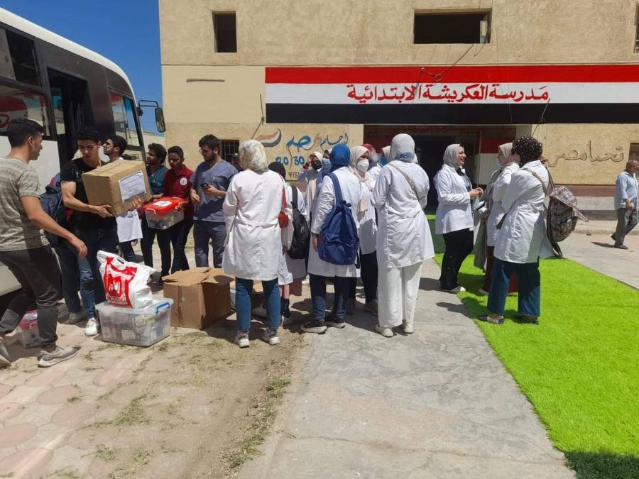 جامعة الإسكندرية تطلق قافلة طبية موسعة للقرى الأكثر إحتياجا بمحافظة البحيرة ... صور 