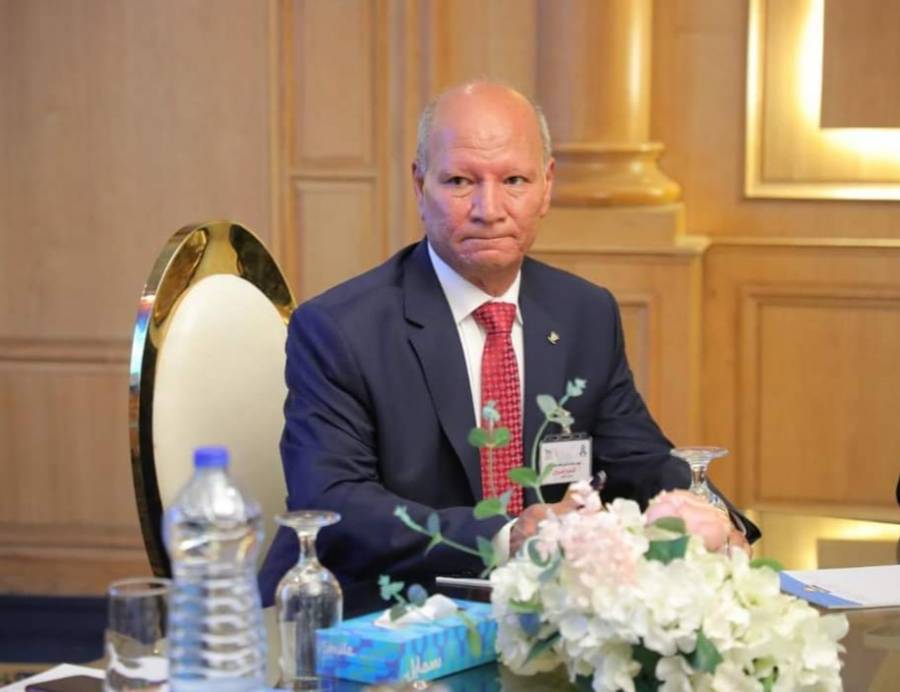 تكسير مجاذيف غيرك...لن يزيد من سرعة قاربك!!!