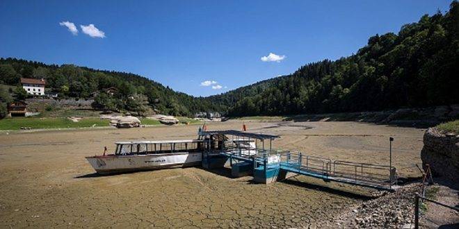 وزير فرنسي: أكثر من مئة بلدية بلا مياه شرب جراء الجفاف