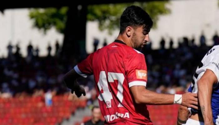 مهاجم أناني.. الجزائري عمورة في مرمى الانتقادات السويسرية