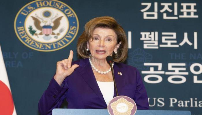 كوريا الشمالية تهاجم بيلوسي: أسوأ مدمر للسلام