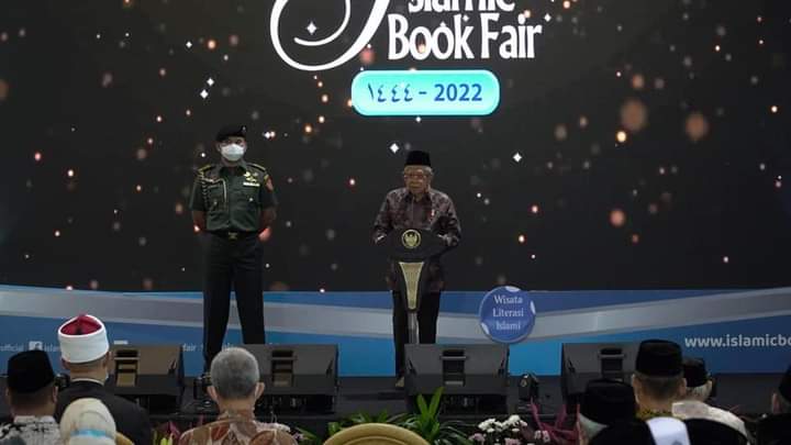 جناح مجلس حكماء المسلمين بمعرض الكتاب الإسلامي بإندونيسيا يواصل فعالياته لليوم الثاني بندوات متنوعة_صور