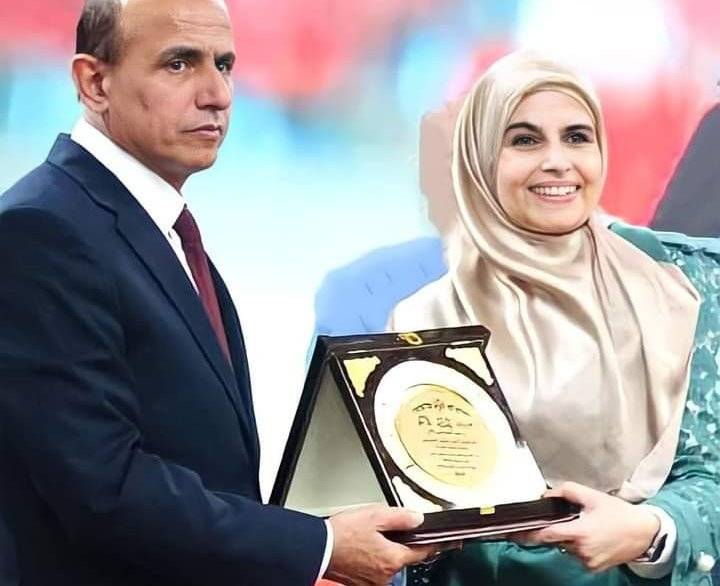 تكريم جامعة الشرق الاوسط لاسهامها في إنجاح الموظف المتميز