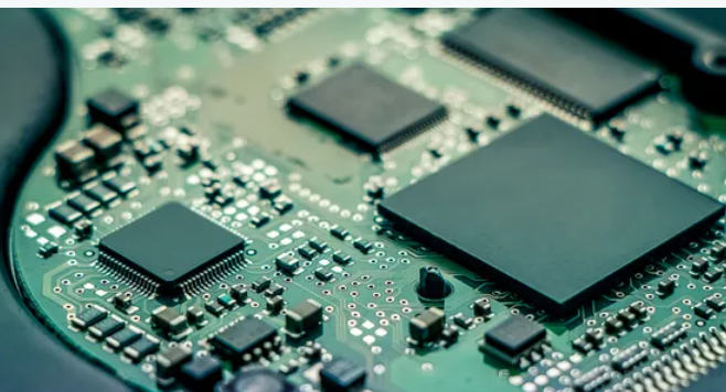 حبة رمل.. تايوان.. وحياتنا